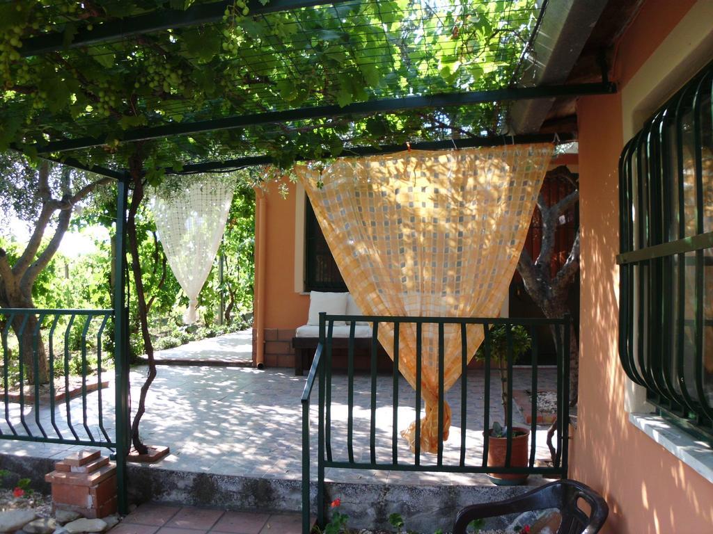 Il Vigneto "Cottage" Гаджи Экстерьер фото